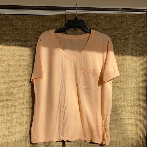 Lou and Grey supima cotton tee T-shirt light peach color - Picture 1 of 4